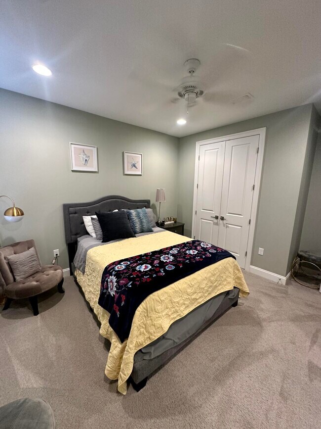 Building Photo - 613 Tulip Tree Way