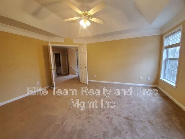 Building Photo - 10903 Chastain Parc Dr