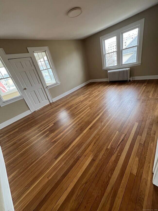 Building Photo - 389 Hawley Ave