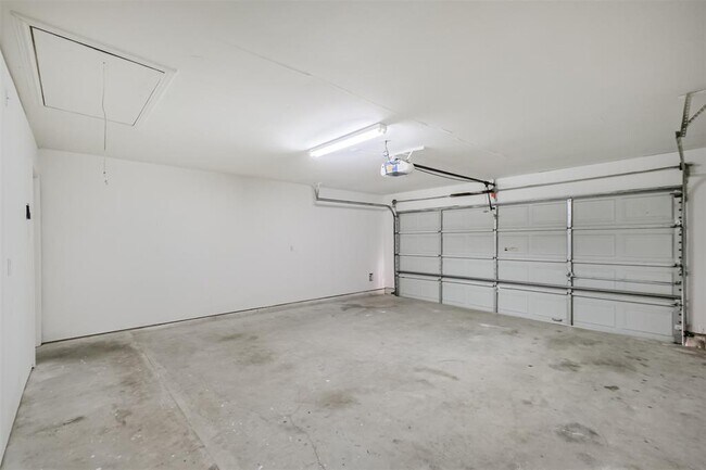 Building Photo - 5702 Carrollton Creek Ct