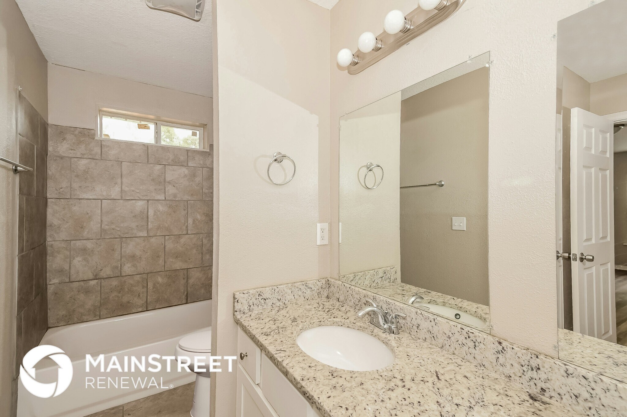 Building Photo - 523 E 55th St