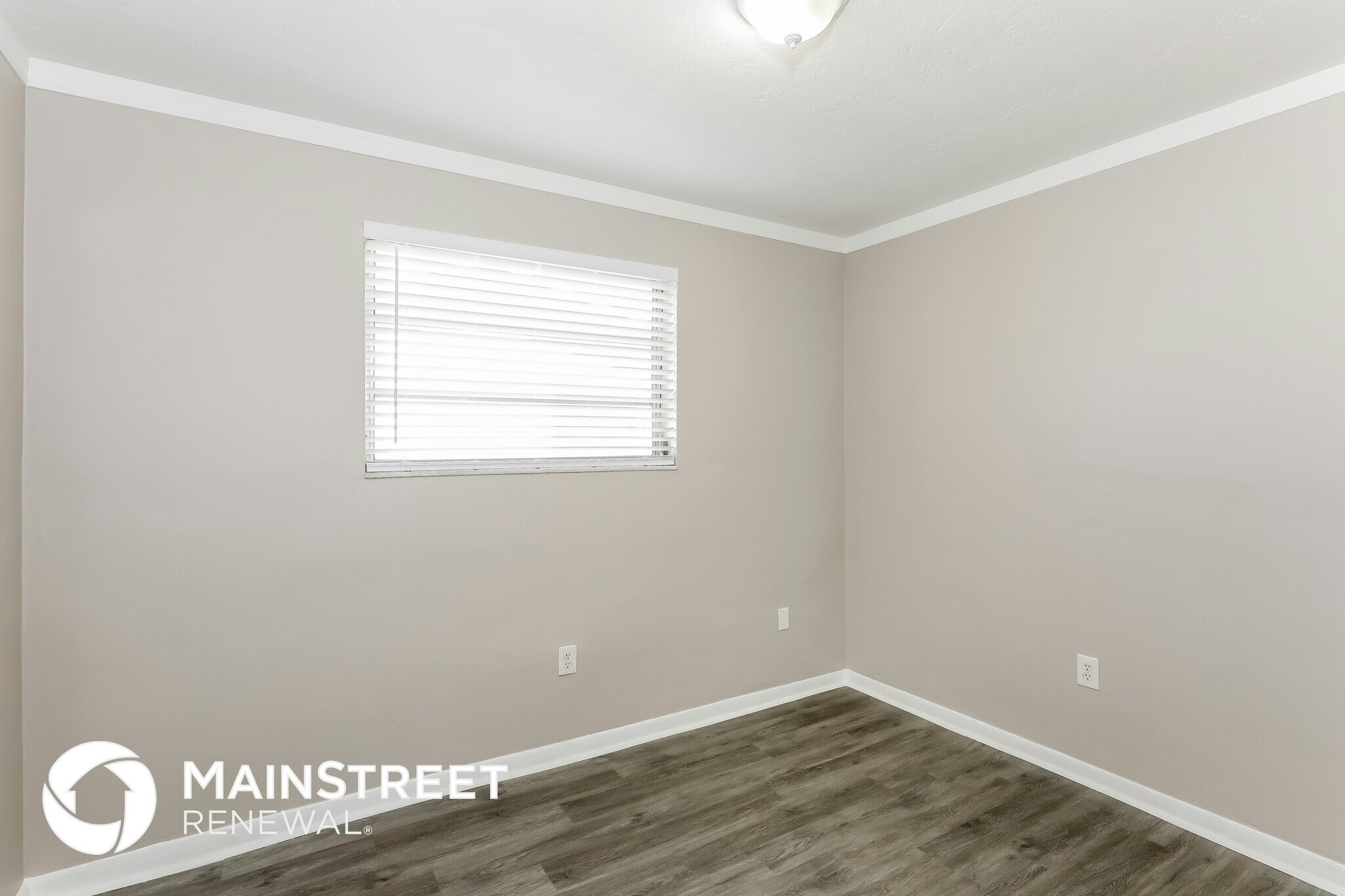 Building Photo - 381 NE 164th St