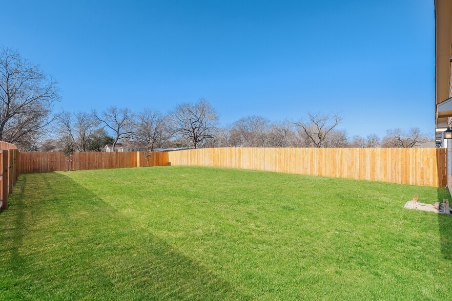 Building Photo - 2714 Robles St