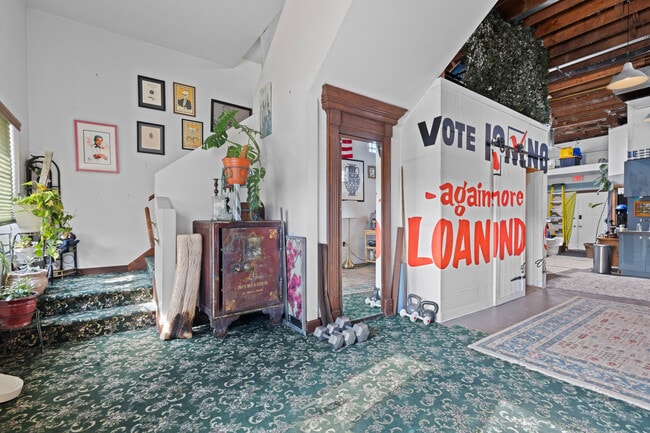 Building Photo - 15 3rd St