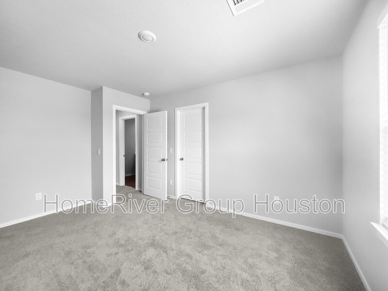 Building Photo - 632 Levine Ct