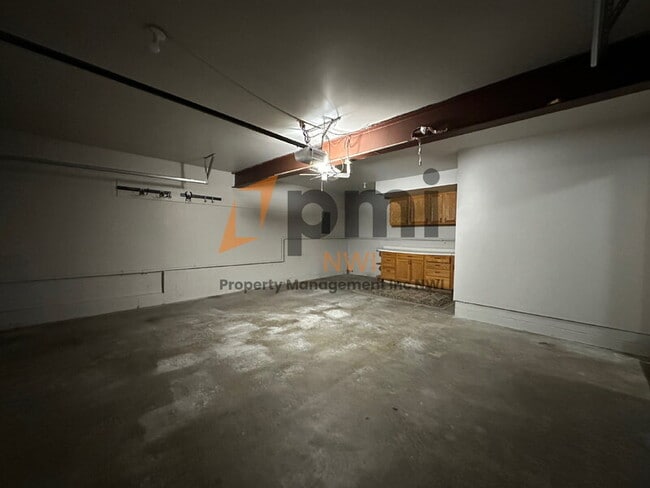 Building Photo - 219 Sandalwood Dr
