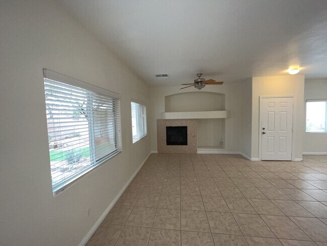 Building Photo - SPACIOUS 3-BEDROOM 2 1/2 BATH TOWNHOME IN GATED COMMUNITY