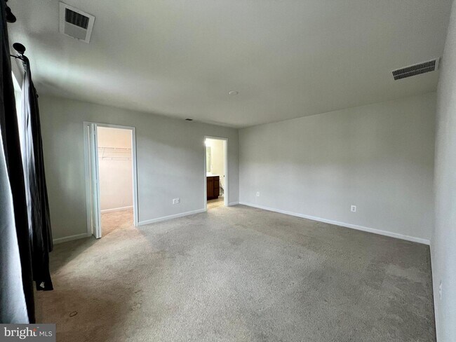 Building Photo - 255 Severna Pkwy