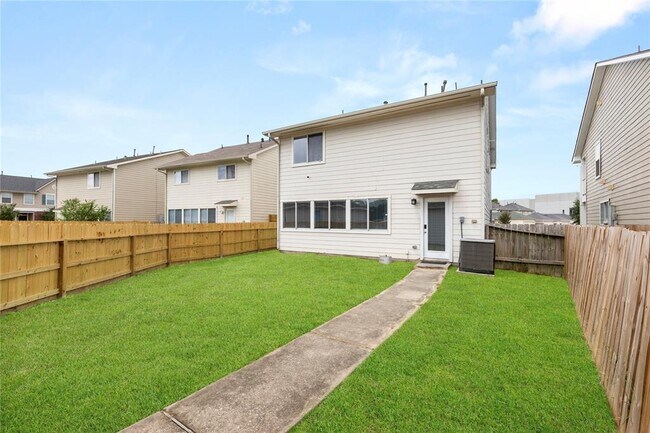 Building Photo - 1011 Grassy View Dr