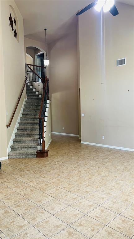 Building Photo - 513 Fallen Oaks Dr