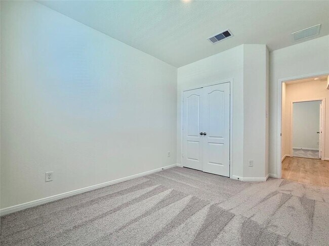 Building Photo - 18227 Dahlia Dale Dr
