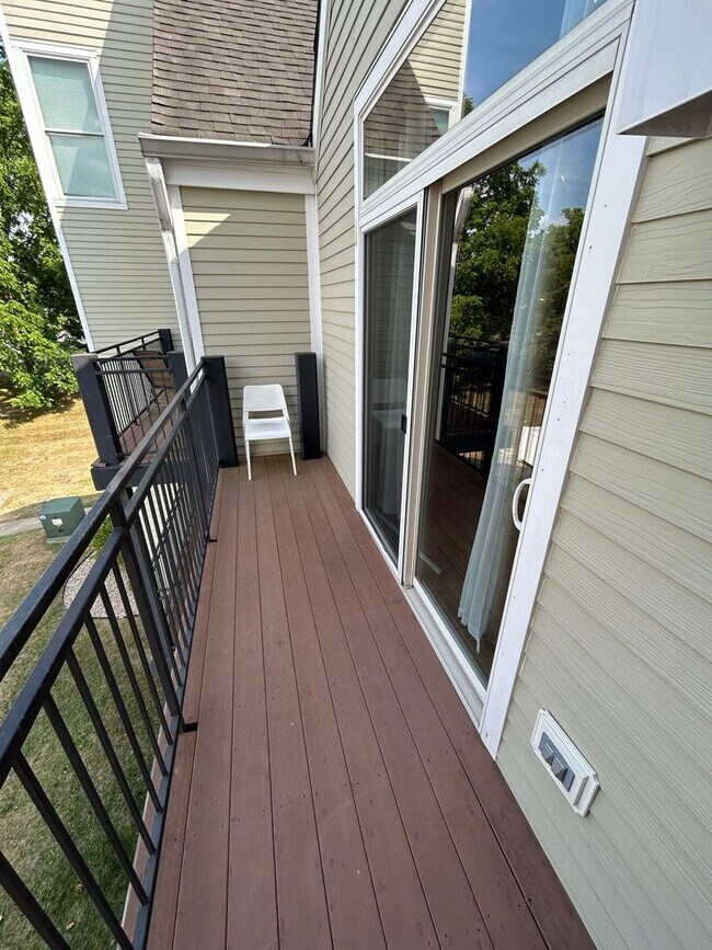 Building Photo - 1336 Hunters Rd