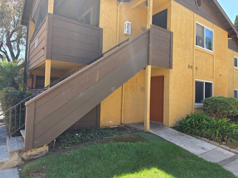 Building Photo - 501 Calle Montecito