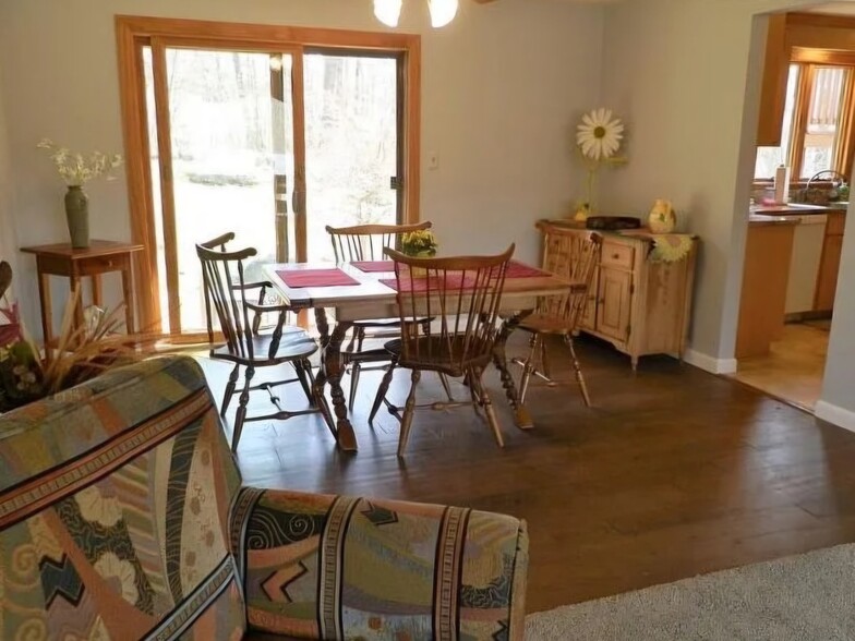 Dining area - 113 Hillyndale Rd