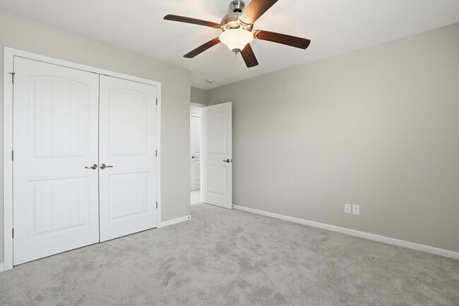 Building Photo - 75 Pomona Cir