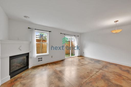 Building Photo - Live Easy in This Beautiful 2-Bedroom Condo