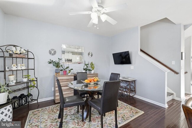 Building Photo - 9052 Isabel Ln