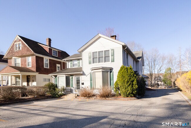 Building Photo - 199 Migeon Ave