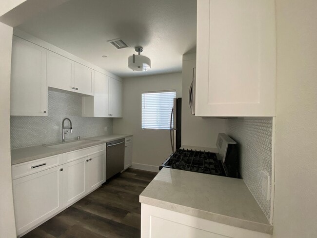 Building Photo - CDM Property