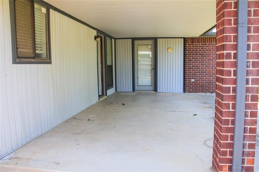 Building Photo - 517 Goshawk Dr