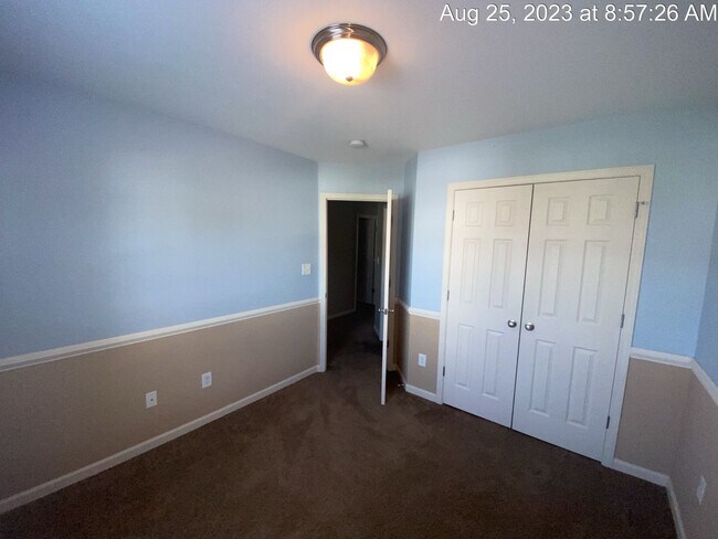 Building Photo - 299 Ranier Dr