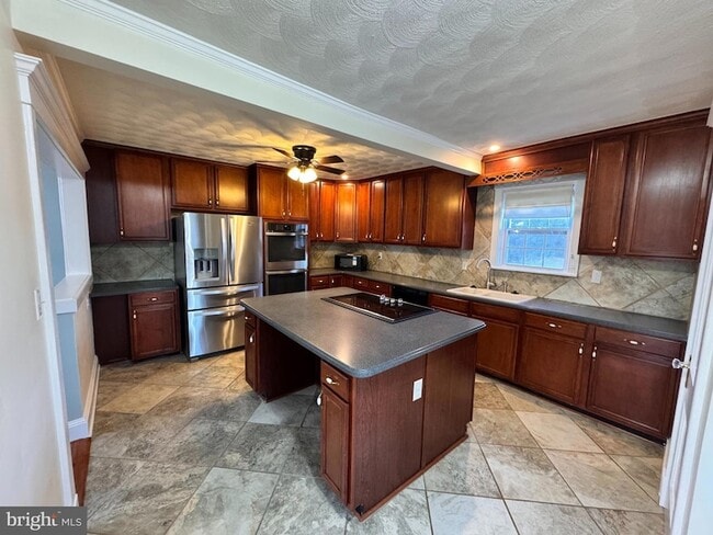 Building Photo - 1558 Zachary Taylor Hwy