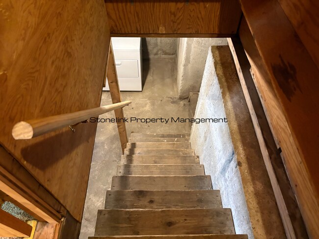 Building Photo - 27A-27B Laurel Lane
