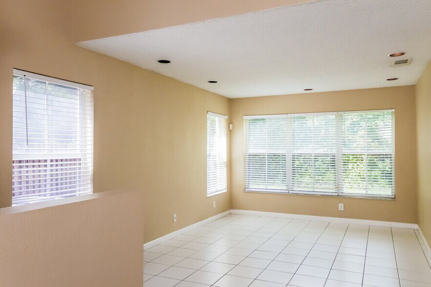 Building Photo - 3275 W Buena Vista Dr