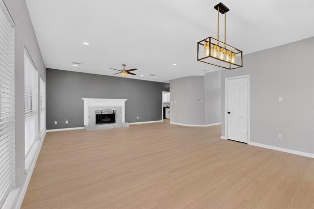 Building Photo - 325 Crooked Creek