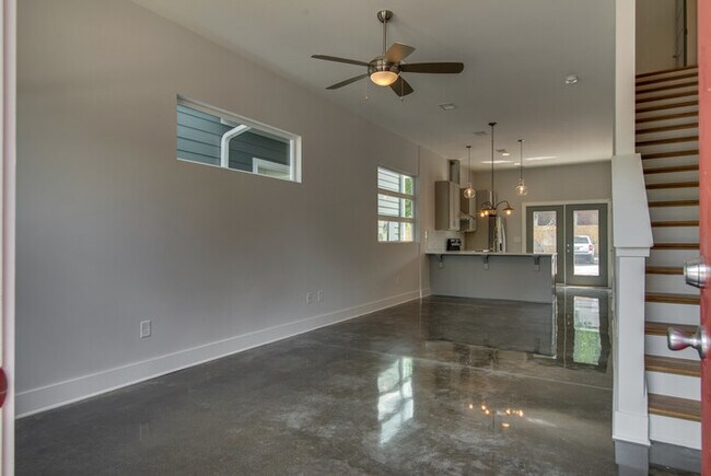 Building Photo - East Nashville Townhome Available Now!