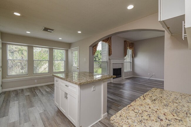 Building Photo - 14214 Silver Glade Ln