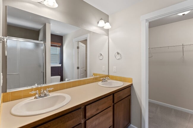 Building Photo - 1790 N Winchester St