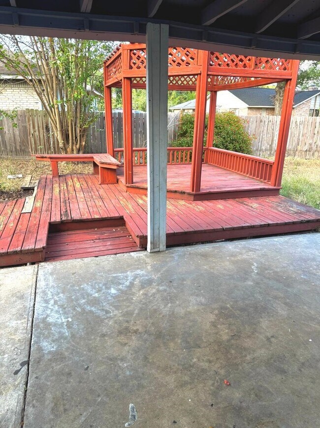 Building Photo - 10502 Greencreek Dr