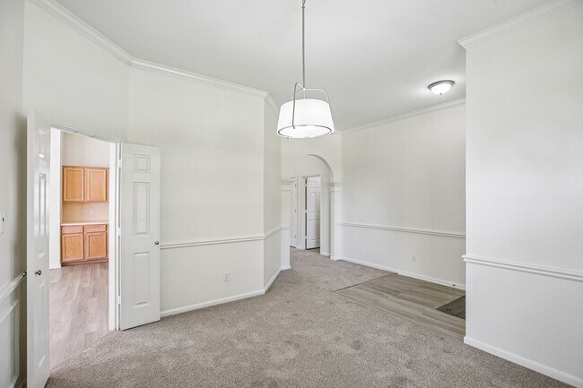 Building Photo - 16911 Bouldgreen