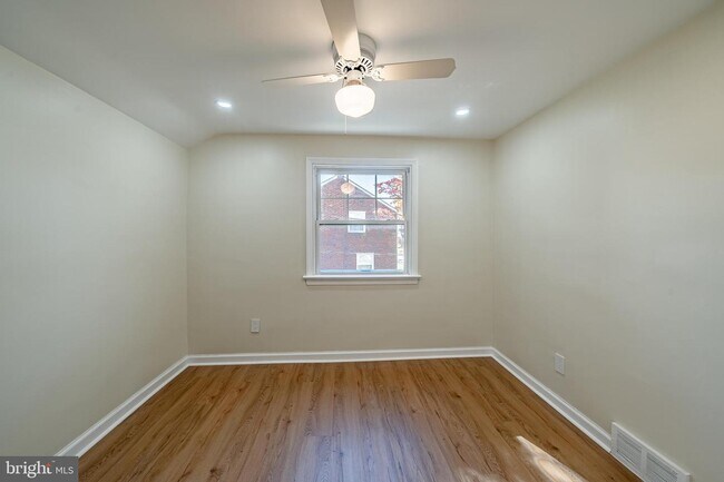 Building Photo - 33 Sterner Ave