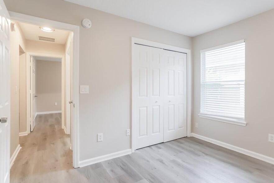 Building Photo - 1703 Canopy Oaks Dr