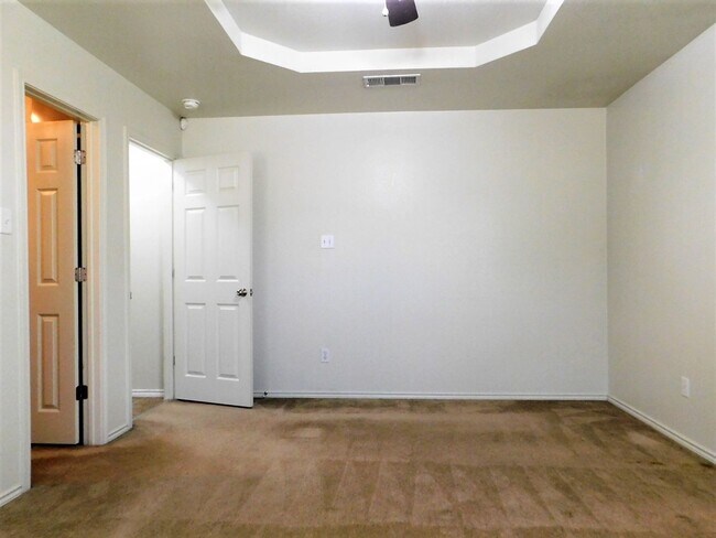 Building Photo - 1102 Katelyn Cir