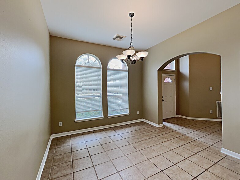 Building Photo - 411 Cedar Point Dr