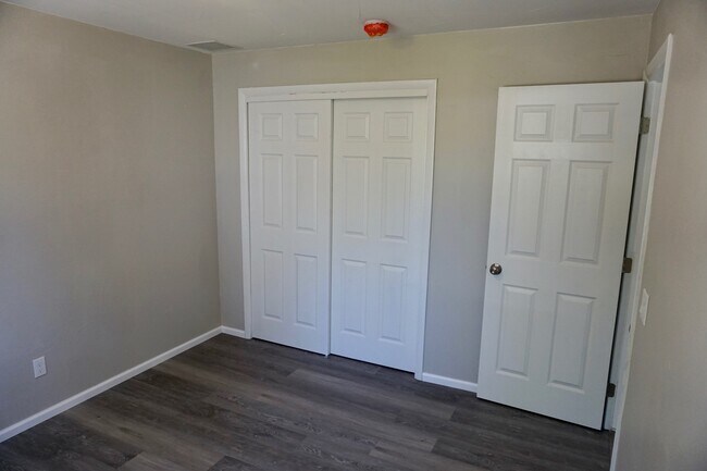 Forth Bedroom - 435 S Oak St
