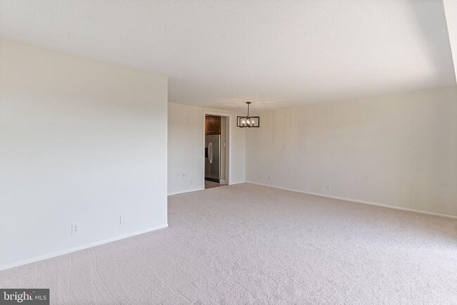 Building Photo - 203 Yoakum Pkwy