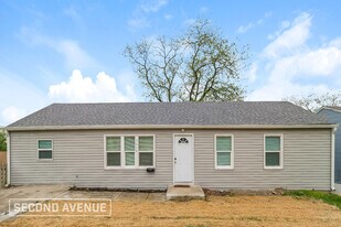 Building Photo - 3639 E 46th Terrace