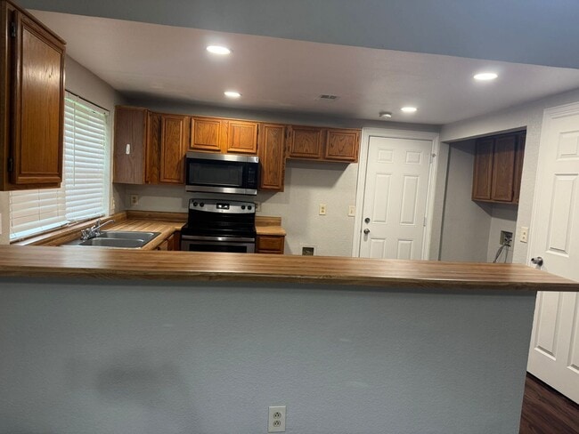 Building Photo - 7701 Calypso Dr