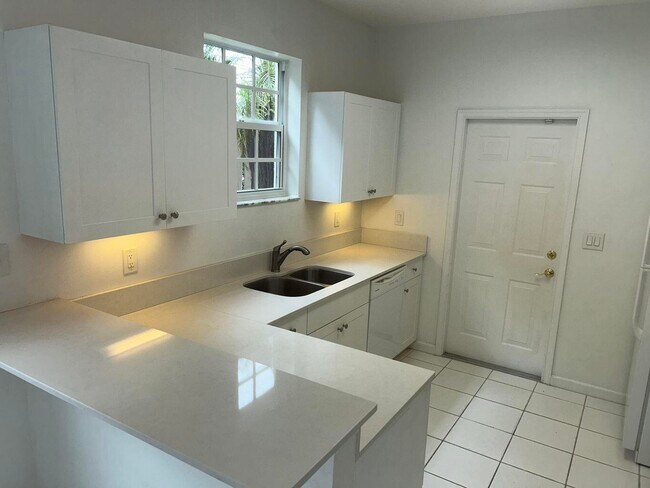 Building Photo - 278 Laurel Oaks Way