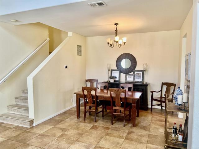 Building Photo - 4635 Da Vinci St