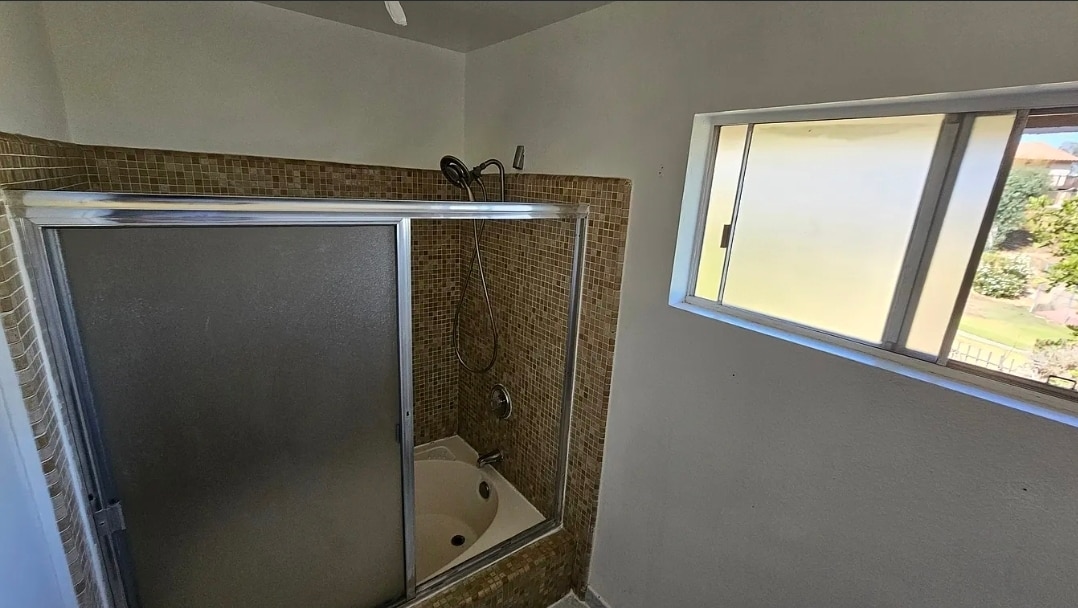 Building Photo - 832 Adelita St