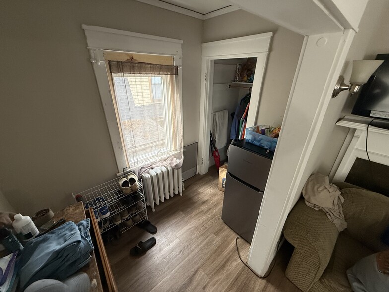 Building Photo - 804 W Oregon St