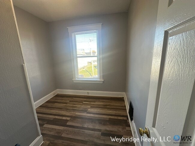 Building Photo - 407 Jackson Ave