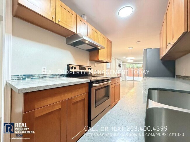 Building Photo - 1111 SW 148th St