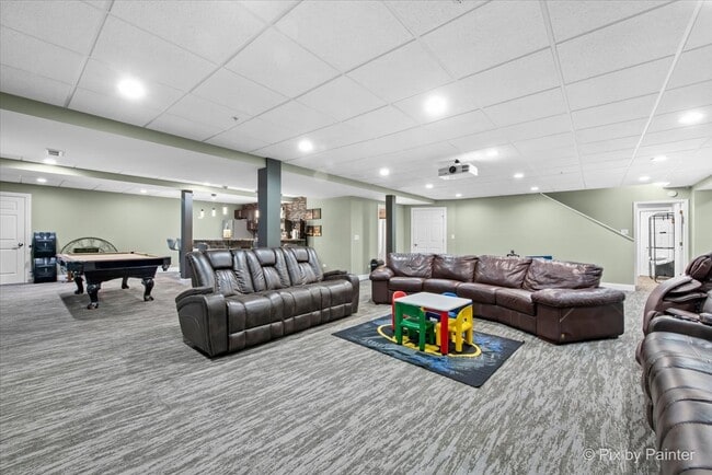 Building Photo - 5919 Chatham Dr