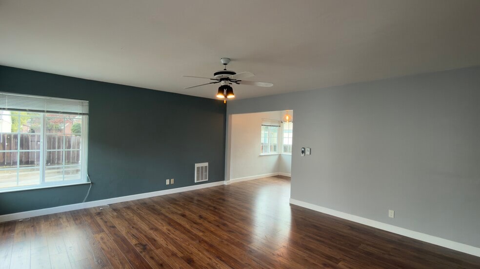 Building Photo - 424 S Frances St